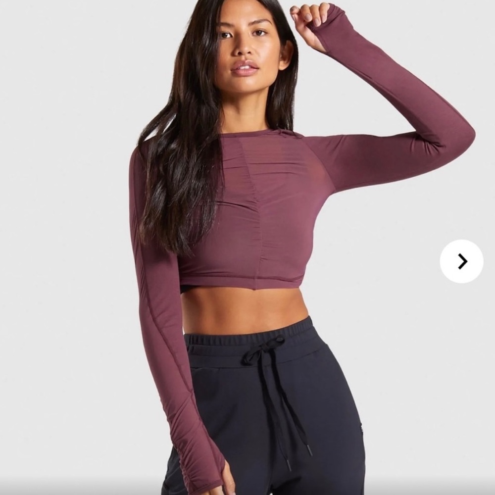 Gymshark Aura Crop top size medium in Berry